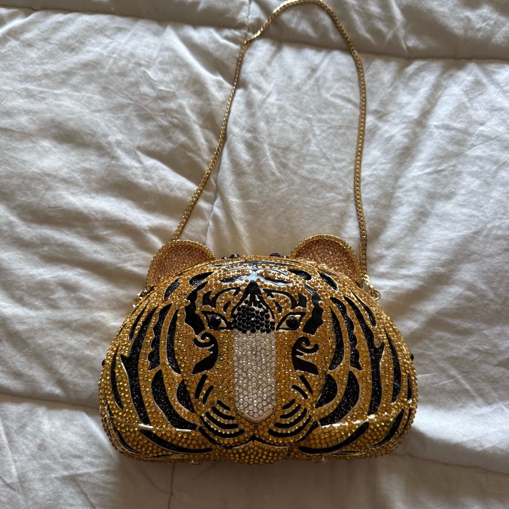 FAWZIYA evening clutch. Gorgeous sequin, black and gold face of a tiger.
